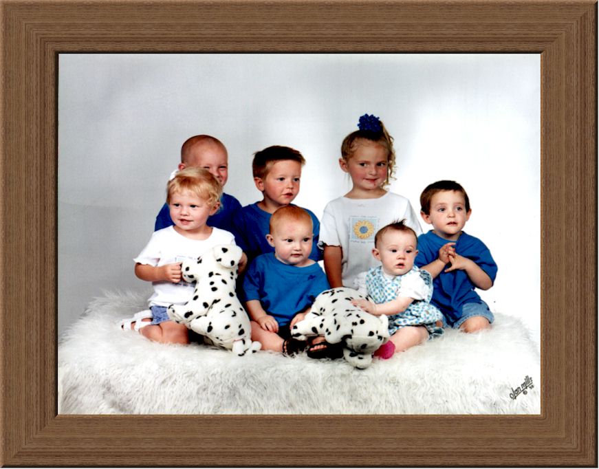 groupsmall.jpg (59823 bytes)